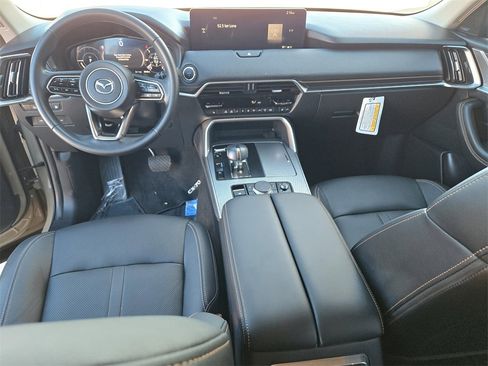 Used 2025 MAZDA CX-70 Plug-In Hybrid w/ Premium Pkg image 12