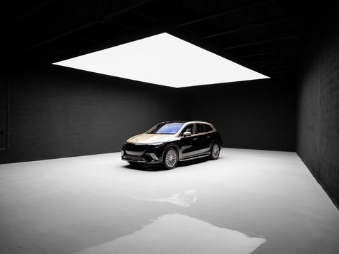 Used 2024 Mercedes-Benz Maybach EQS 680 4MATIC image 93