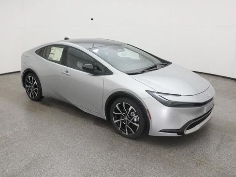 New 2026 Toyota Prius Plug-In Hybrid FWD image 37