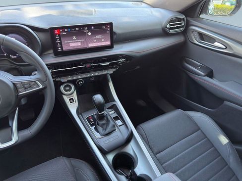 Used 2024 Dodge Hornet GT w/ GT Blacktop Package image 32