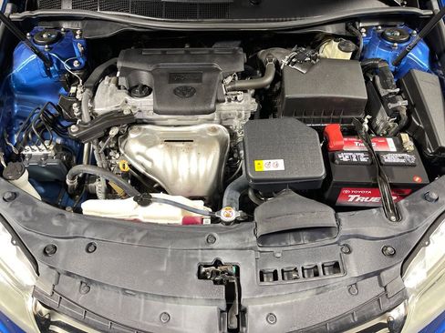 Certified 2017 Toyota Camry SE FWD image 9