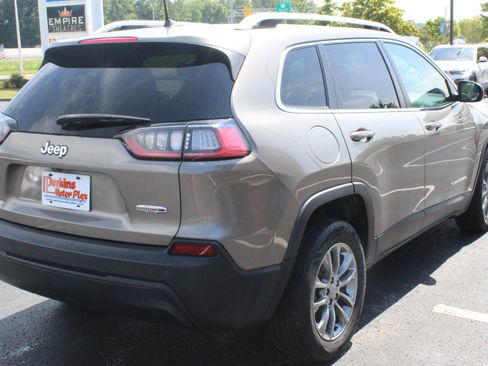 Used 2020 Jeep Cherokee Latitude Plus FWD image 6
