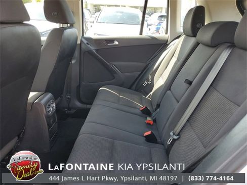Used 2018 Volkswagen Tiguan Limited image 24
