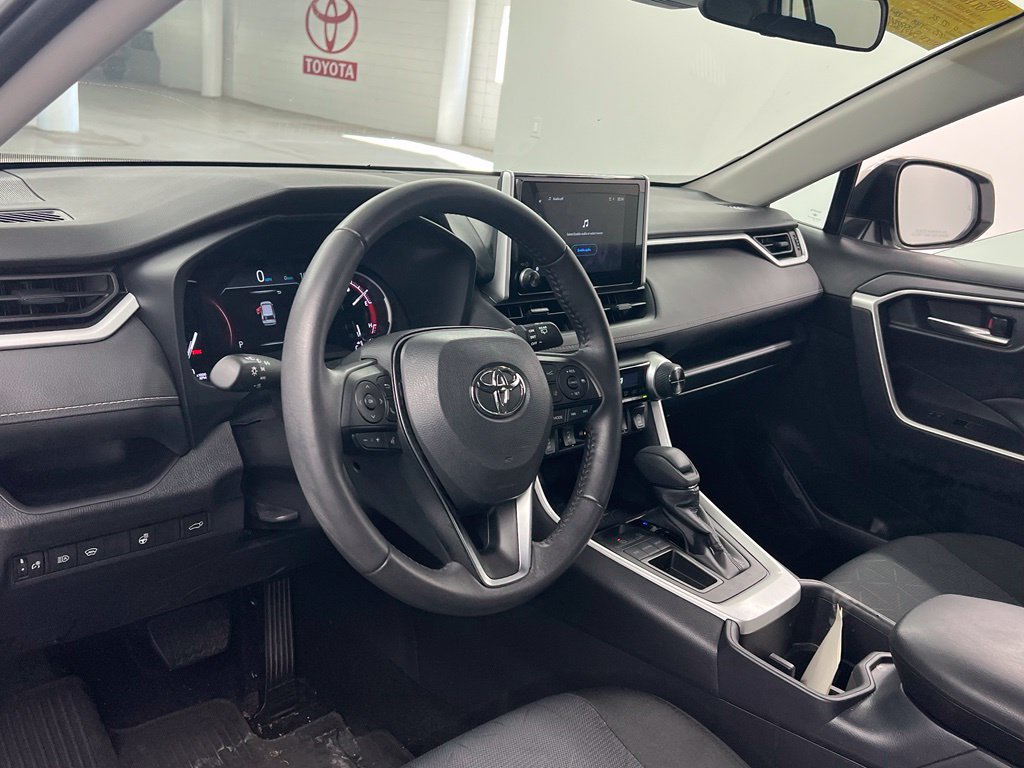 Used 2025 Toyota RAV4 XLE w/ Convenience Package FWD image 10