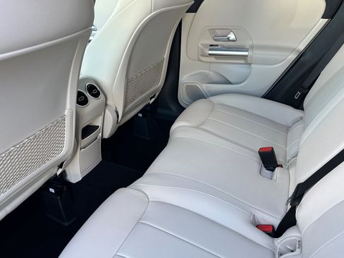 Certified 2025 Mercedes-Benz GLA 250 4MATIC image 12