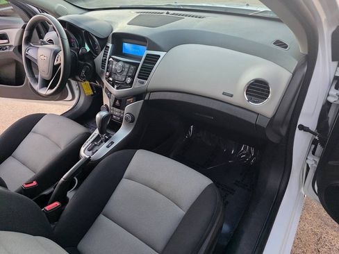 Used 2016 Chevrolet Cruze LS FWD image 21
