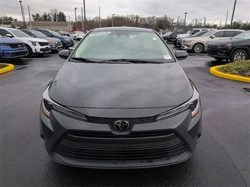 Certified 2024 Toyota Corolla LE image 2