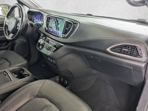Used 2021 Chrysler Pacifica Touring-L w/ S Appearance Package FWD image 20