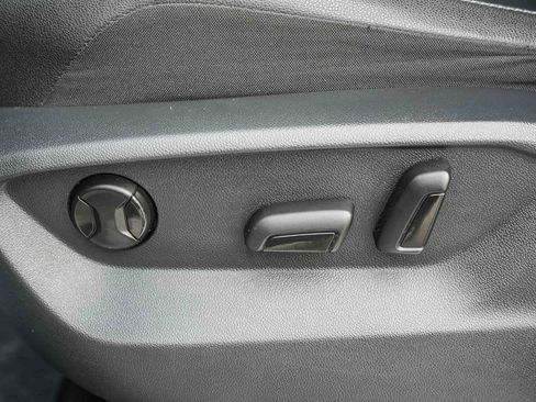 Used 2020 Volkswagen Tiguan SE R-Line image 20