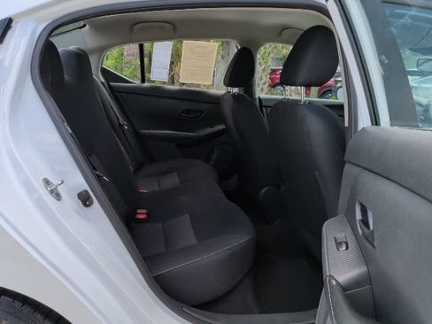 Used 2024 Nissan Sentra SV FWD image 18