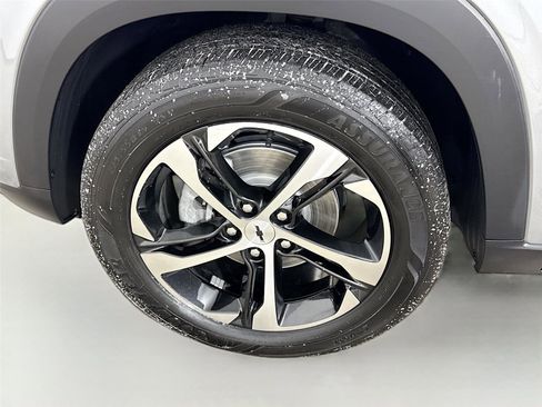 Used 2024 Chevrolet Trax RS image 29