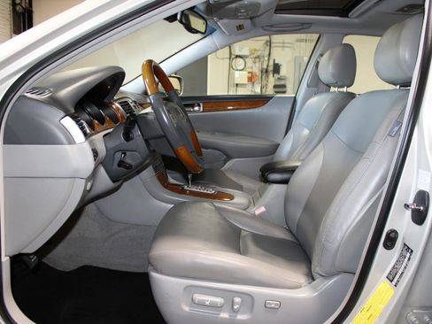 Used 2005 Lexus ES 330 FWD image 8