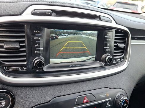 Used 2019 Kia Sorento EX image 18