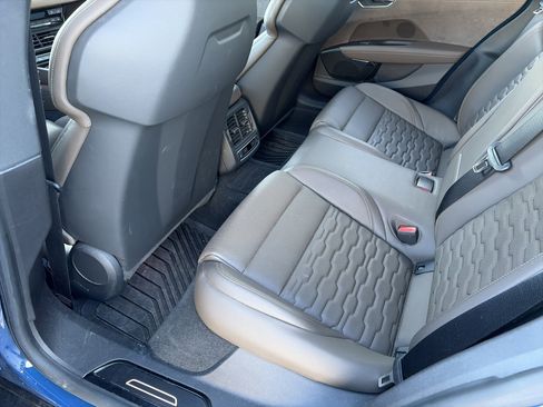 Used 2022 Audi e-tron GT Prestige image 15