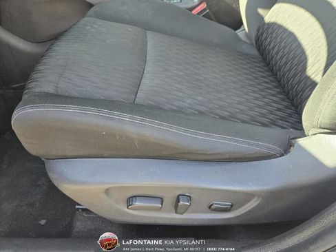 Used 2020 Nissan Rogue SV AWD/4WD image 13
