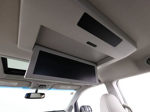 Used 2014 Toyota Sienna XLE w/ XLE Premium Package FWD image 15