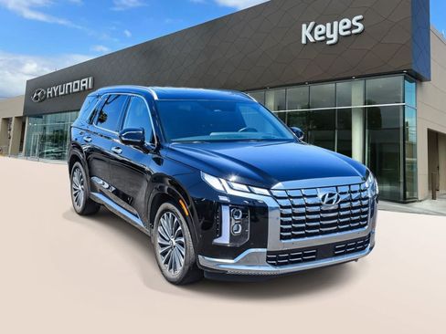 Used 2023 Hyundai Palisade Calligraphy w/ Cargo Package FWD image 3