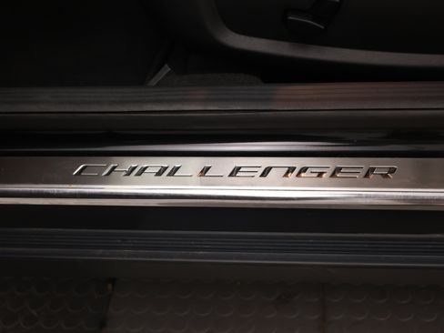 Used 2009 Dodge Challenger R/T RWD image 27