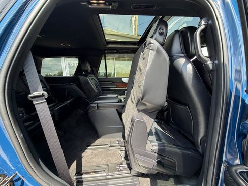 Used 2020 Lincoln Navigator Reserve w/ Luxury Package AWD/4WD image 32