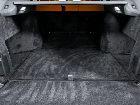 Used 2025 Rolls-Royce Cullinan image 16