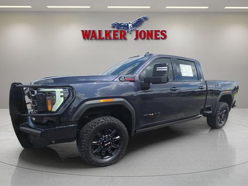 Used 2024 GMC Sierra 2500 AT4 w/ AT4 Premium Plus Package AWD/4WD image 3