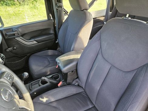 Used 2013 Jeep Wrangler Sport AWD/4WD image 12