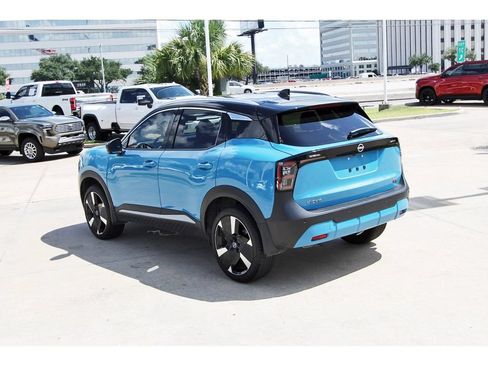 Used 2025 Nissan Kicks SR FWD image 4