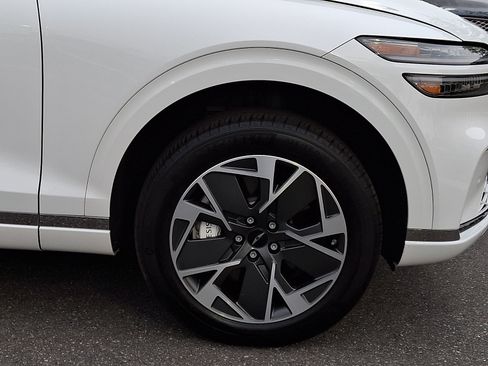 Certified 2026 Genesis Electrified GV70 AWD/4WD image 8