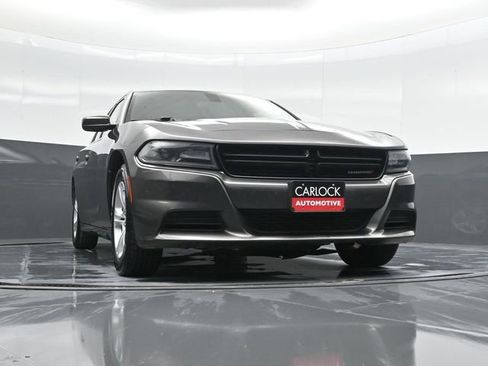 Used 2019 Dodge Charger SXT image 38
