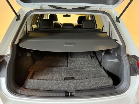 Used 2021 Volkswagen Tiguan SE FWD image 5