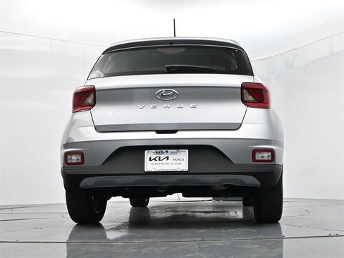 Used 2023 Hyundai Venue SEL image 35