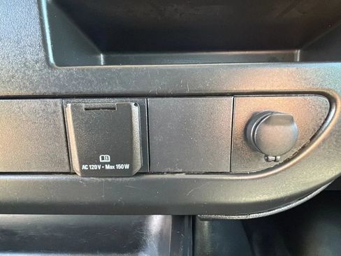 Used 2018 Chevrolet Express 3500 w/ Driver Convenience Package RWD image 13