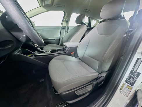 Used 2025 Kia K4 FWD image 13