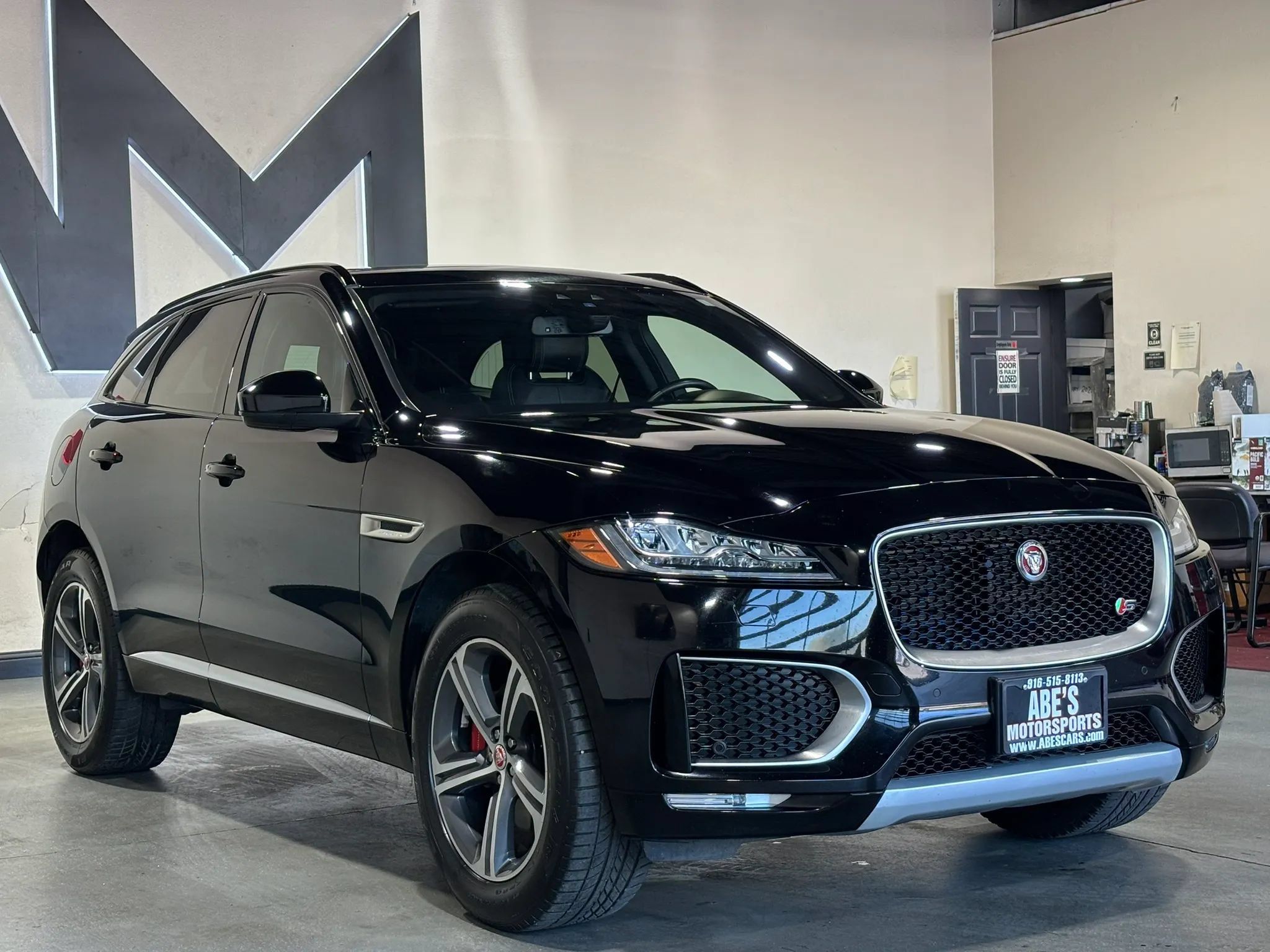 Used 2018 Jaguar F-PACE S AWD/4WD image 3