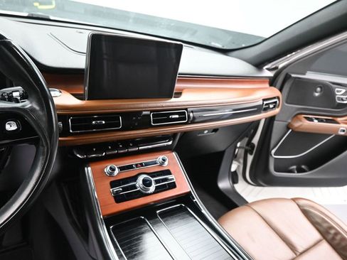 Used 2020 Lincoln Aviator Reserve w/ Class IV Trailer Tow Package image 5