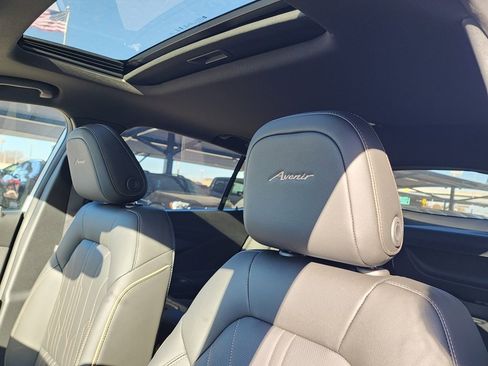 New 2026 Buick Envista Avenir image 16