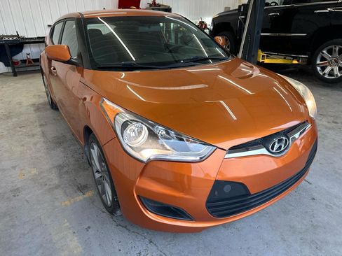 Used 2016 Hyundai Veloster FWD image 6