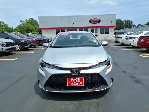 Used 2022 Toyota Corolla LE FWD image 2