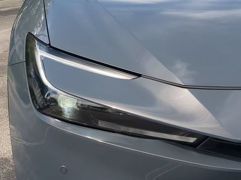Used 2025 Toyota Prius LE FWD image 10