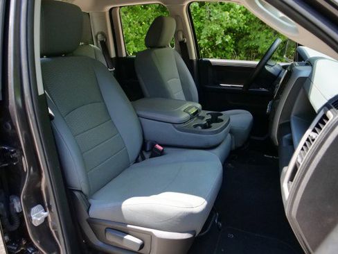 Used 2014 RAM 1500 Express RWD image 28