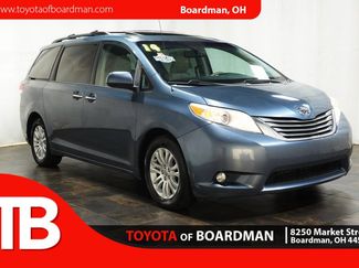 Used 2014 Toyota Sienna XLE image 1