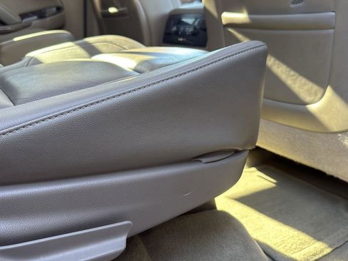 Used 2016 GMC Yukon SLT w/ Open Road Package image 27