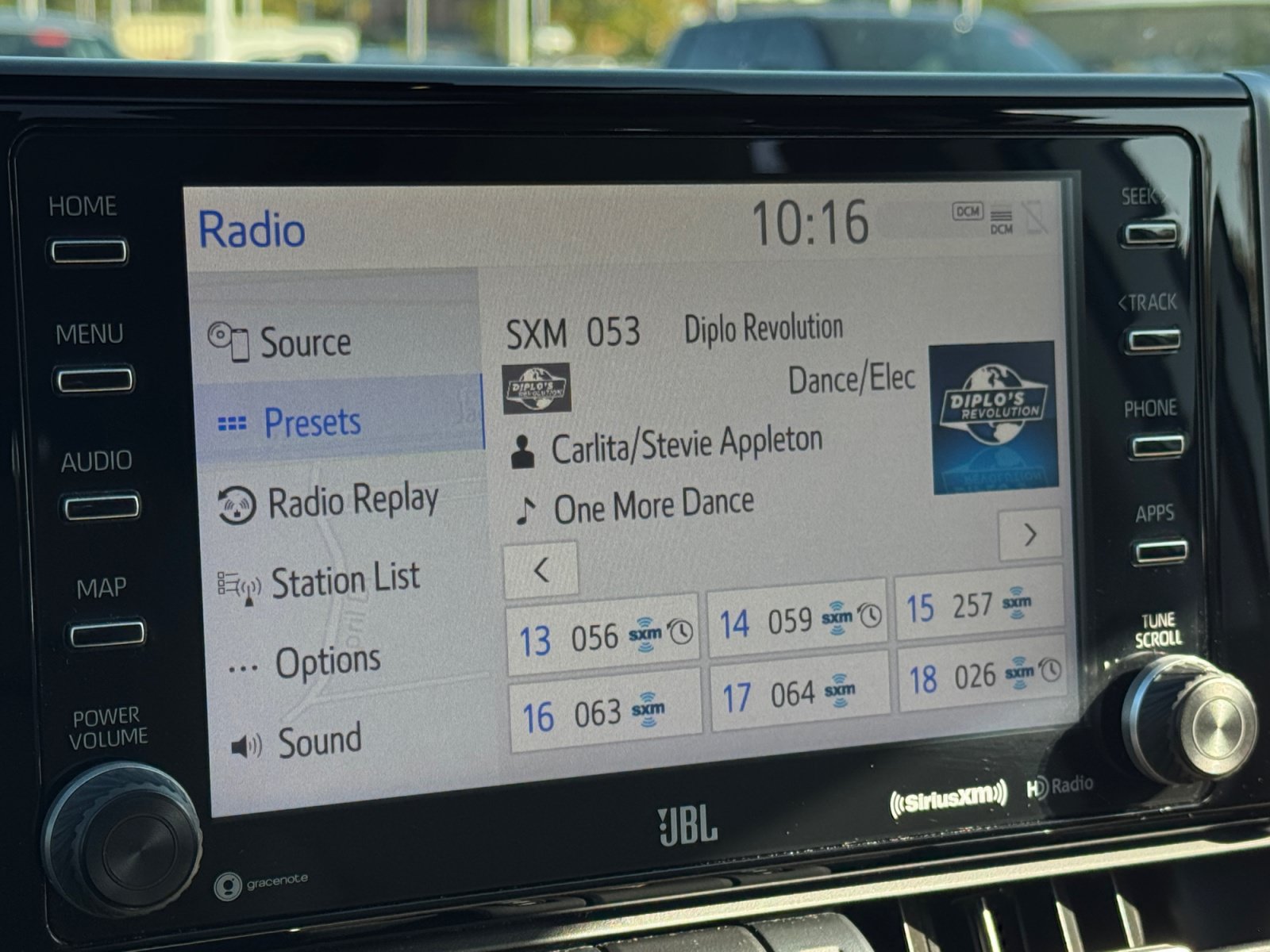 Used 2019 Toyota RAV4 Limited w/ Advanced Technology Package AWD/4WD image 6
