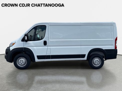 Used 2025 RAM ProMaster 2500 w/ Convenience Group FWD image 8