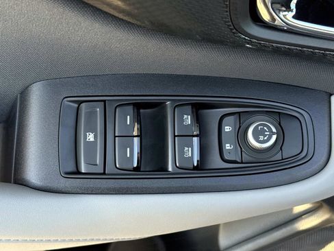 Certified 2025 Subaru Outback Premium image 21