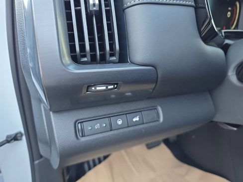 New 2026 Nissan Pathfinder SL image 18