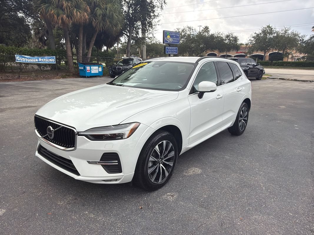 Used 2023 Volvo XC60 B5 Core w/ Climate Package FWD image 1