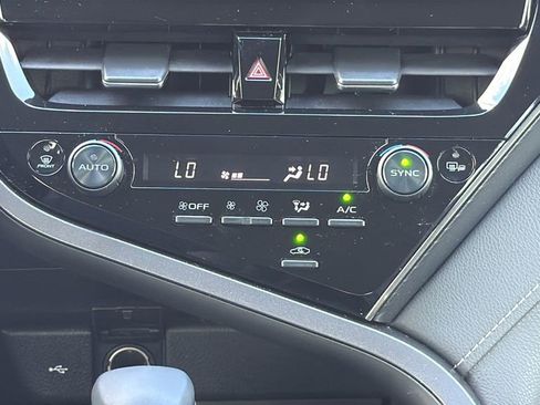 Used 2022 Toyota Camry SE image 23