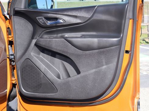 Used 2018 Chevrolet Equinox LT image 34