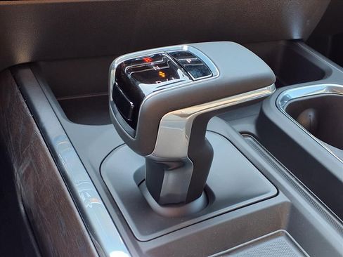 New 2026 GMC Sierra 1500 SLT image 8